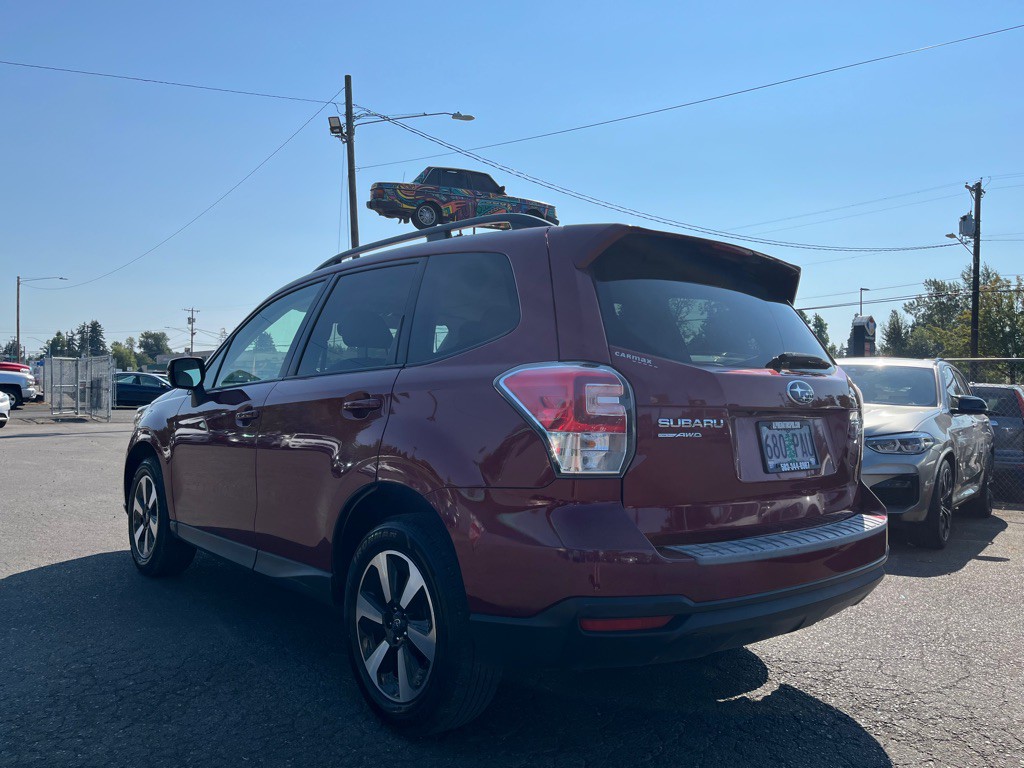 2017 Subaru Forester Image 2