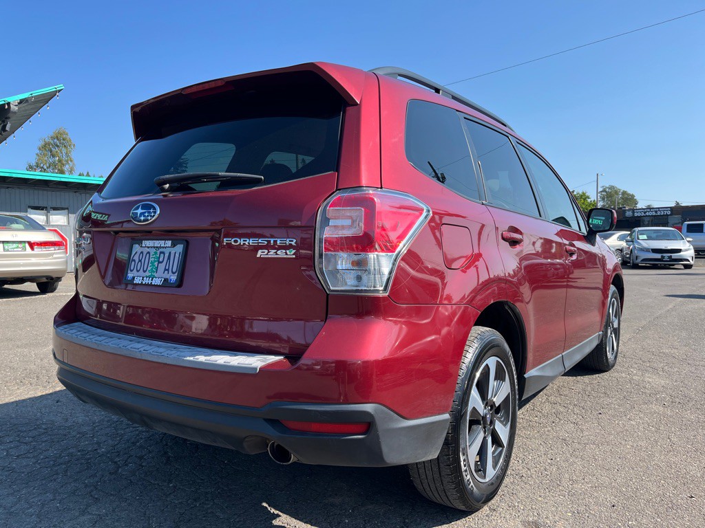 2017 Subaru Forester Image 4
