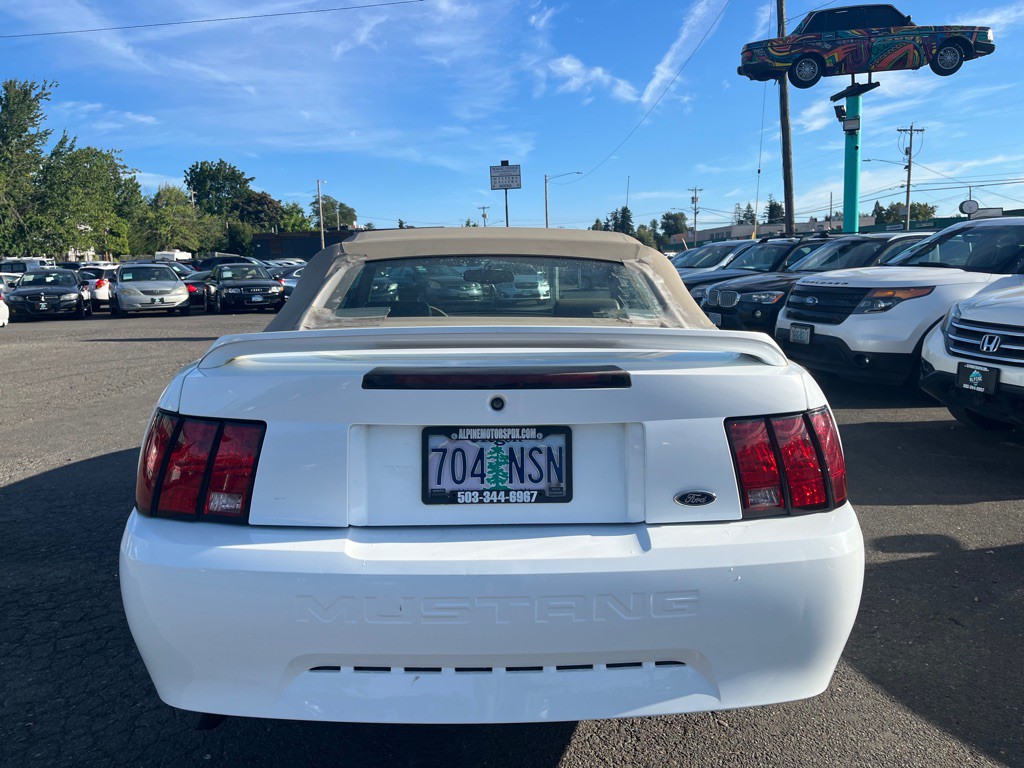 2000 Ford Mustang Image 3