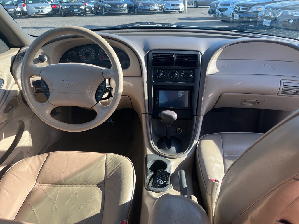 2000 Ford Mustang Image 10