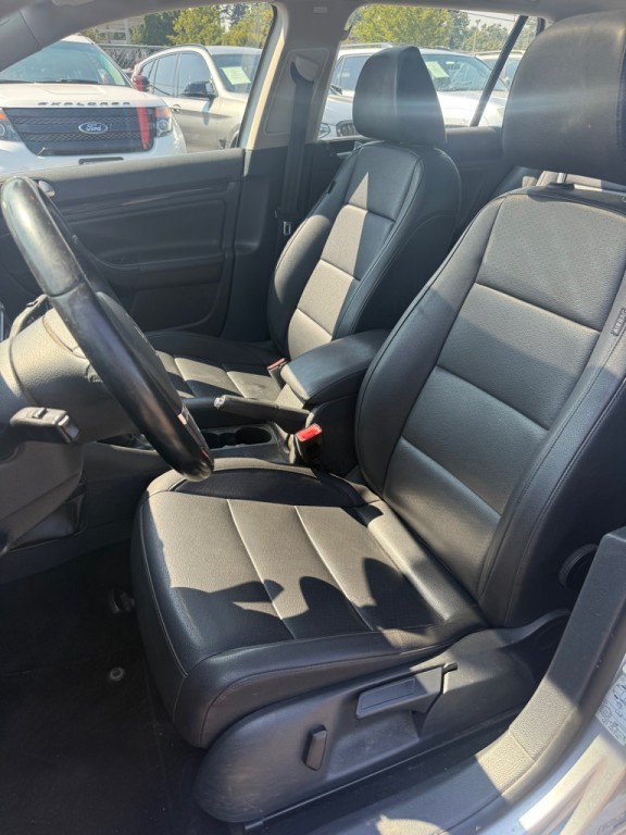 2011 Volkswagen Jetta Image 10