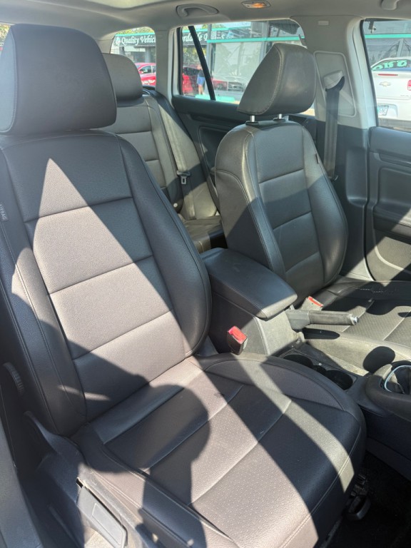2011 Volkswagen Jetta Image 12