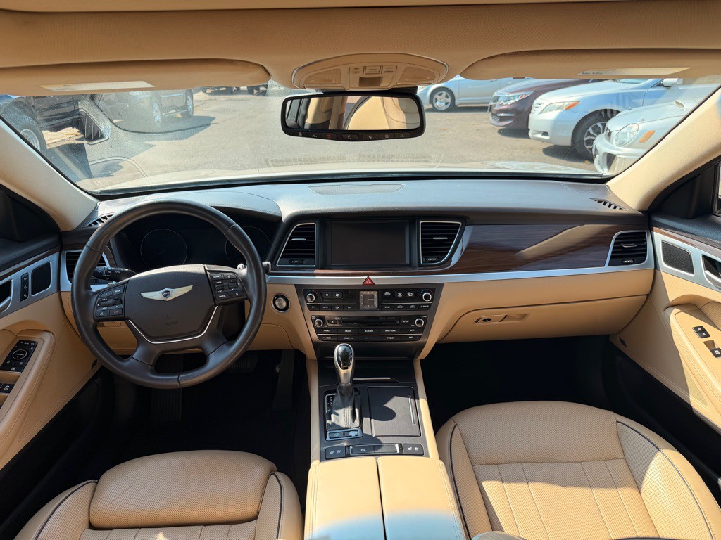 2015 Hyundai Genesis Image 7