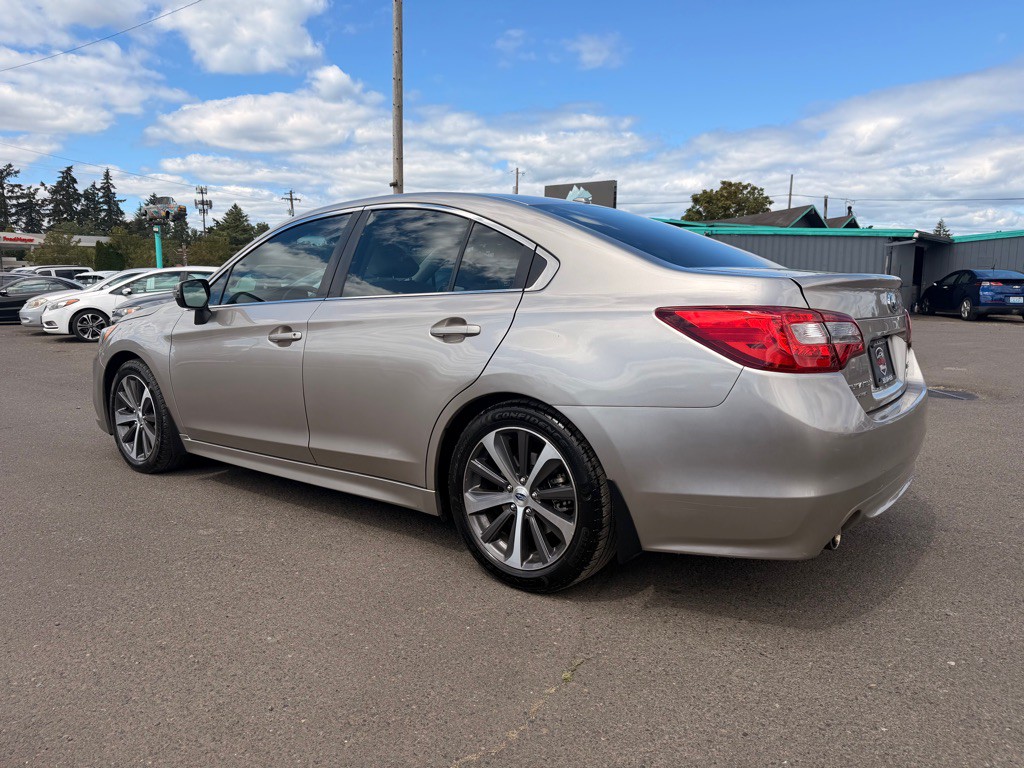 2015 Subaru Legacy Image 2