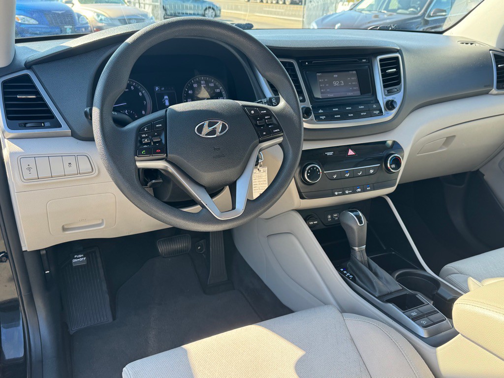 2016 Hyundai Tucson Image 9