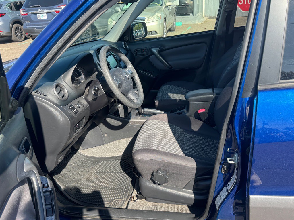 2004 Toyota Rav4 Image 8