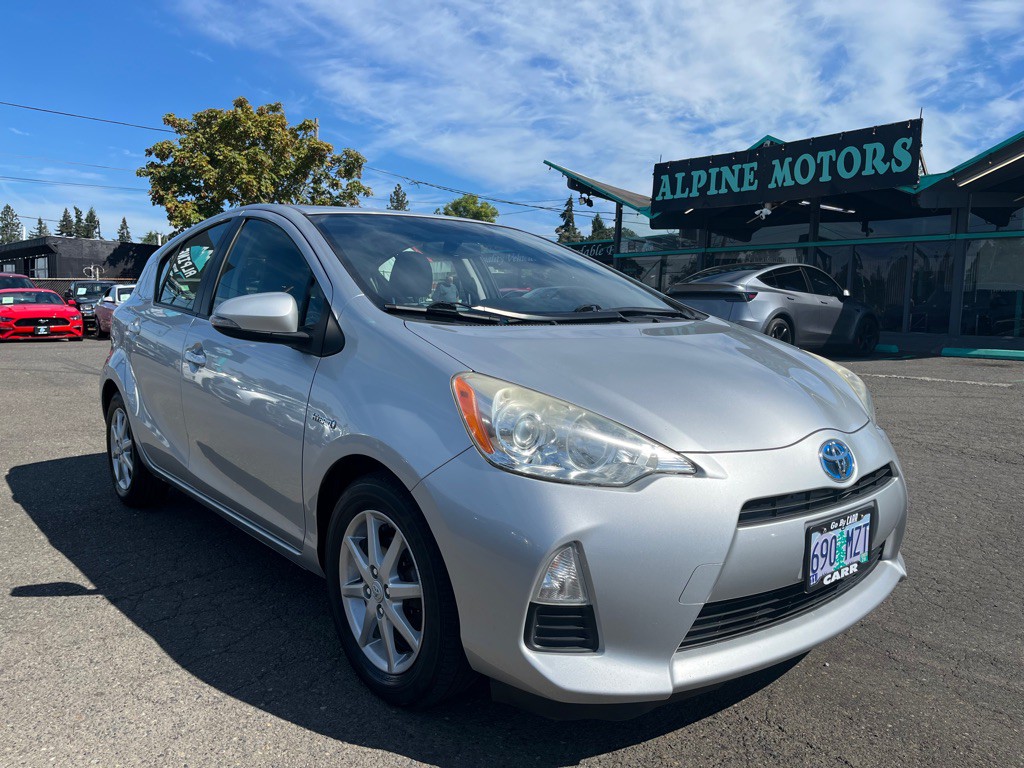 2012 Toyota Prius Image 5