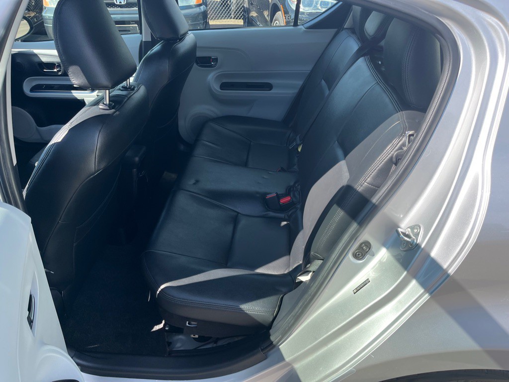 2012 Toyota Prius Image 8