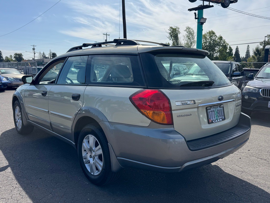2005 Subaru Legacy Image 2