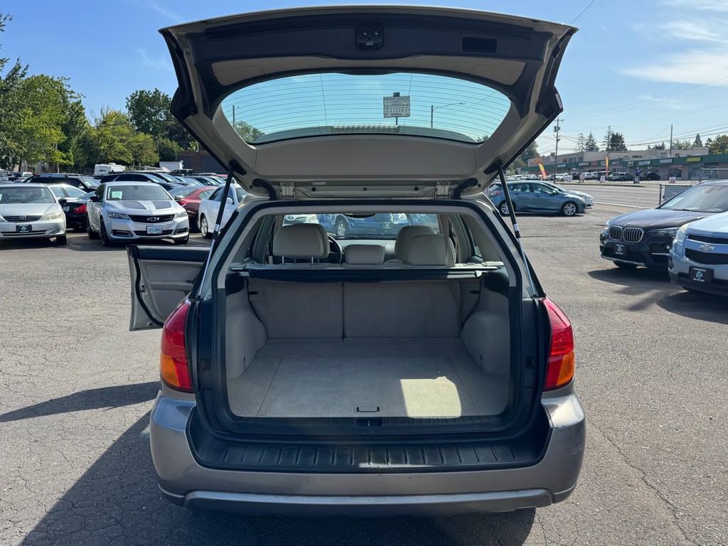 2005 Subaru Legacy Image 10