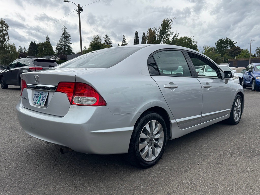 2011 Honda Civic Image 4