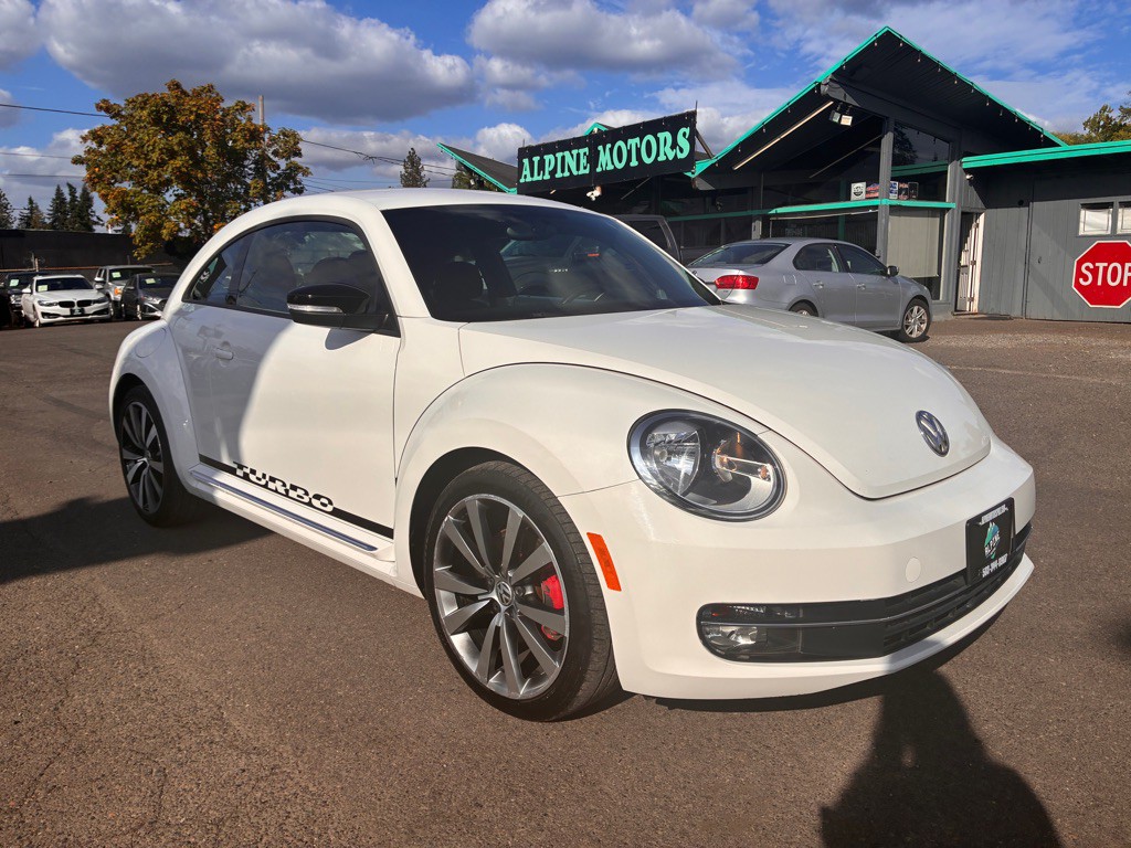 2012 Volkswagen Beetle Image 5