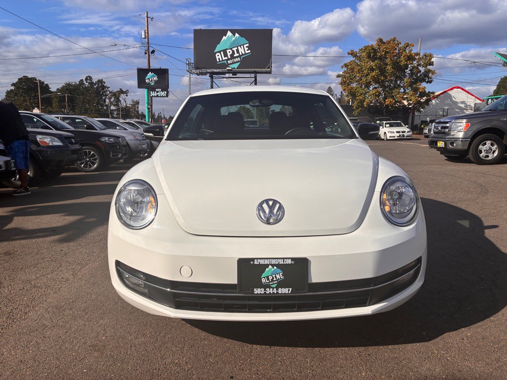 2012 Volkswagen Beetle Image 6
