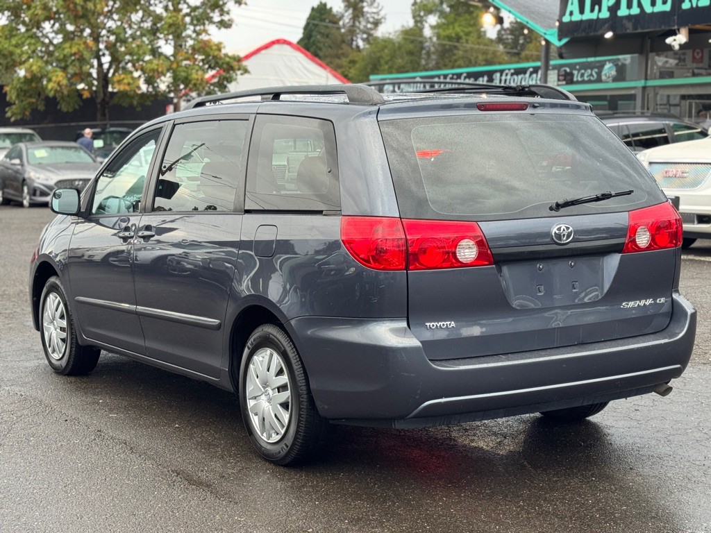 2006 Toyota Sienna Image 2