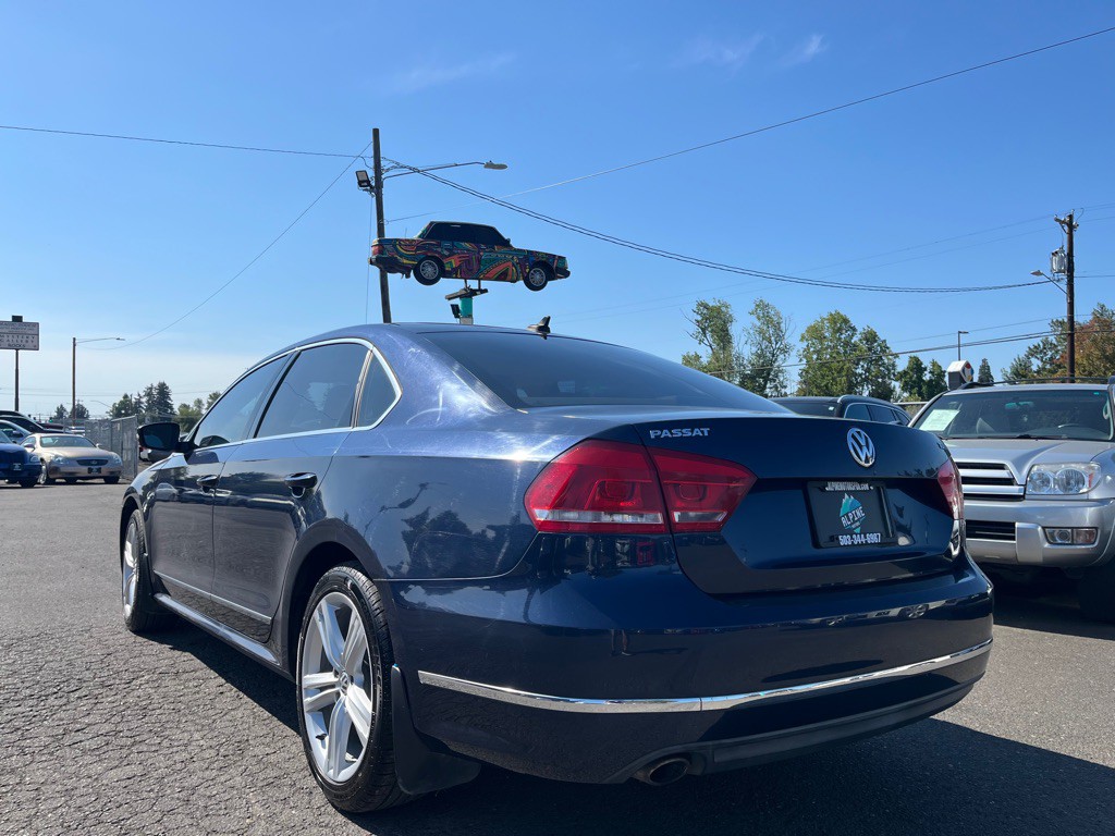 2014 Volkswagen Passat Image 2