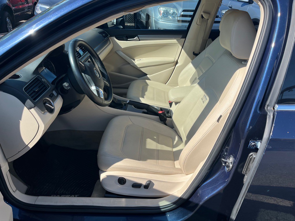 2014 Volkswagen Passat Image 7
