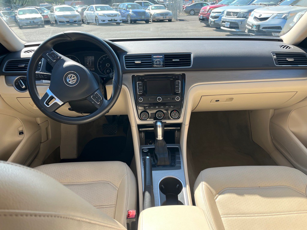 2014 Volkswagen Passat Image 10