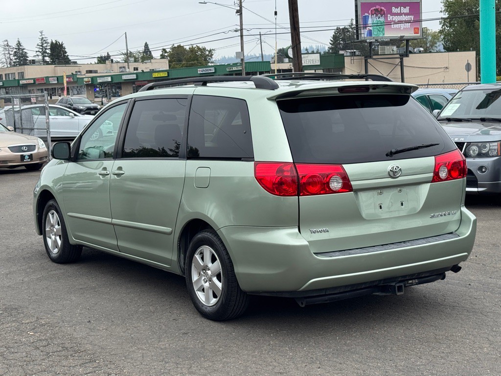 2006 Toyota Sienna Image 2