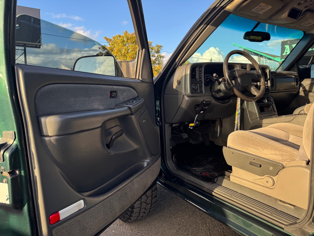 2003 Chevrolet Silverado 1500 Image 10
