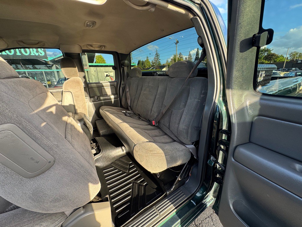 2003 Chevrolet Silverado 1500 Image 13