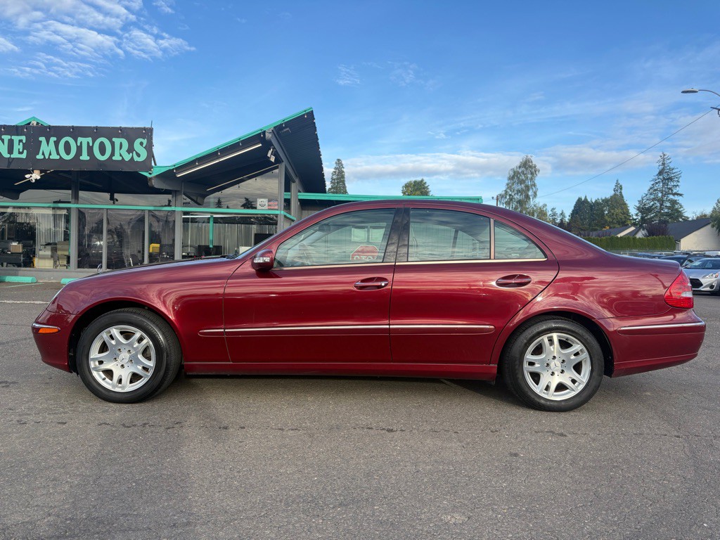 2004 Mercedes-Benz E-Class Image 2