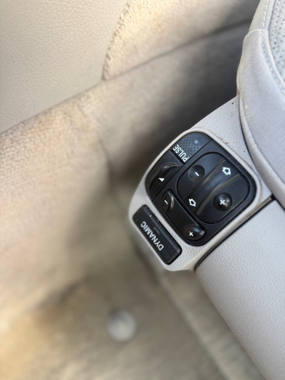 2004 Mercedes-Benz E-Class Image 11
