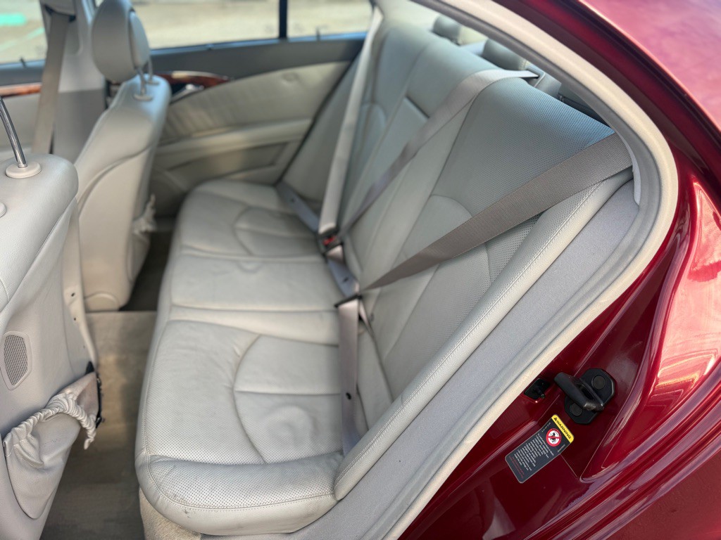 2004 Mercedes-Benz E-Class Image 14