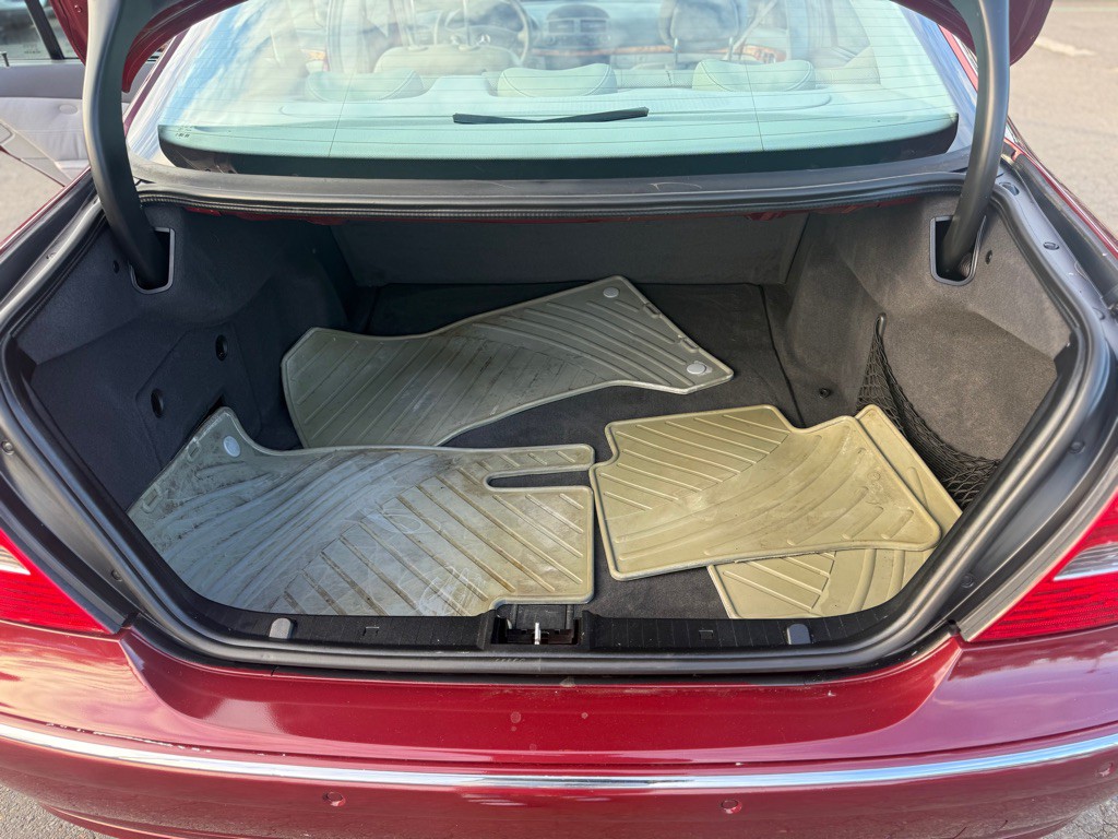 2004 Mercedes-Benz E-Class Image 15