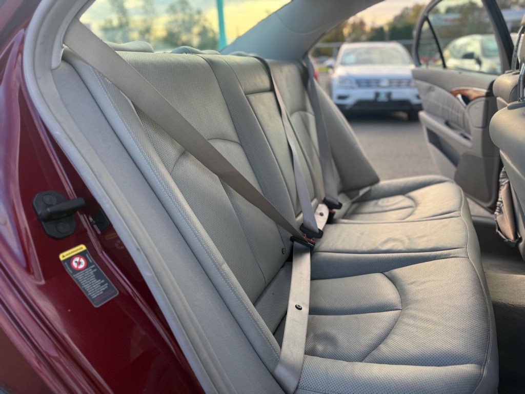 2004 Mercedes-Benz E-Class Image 16