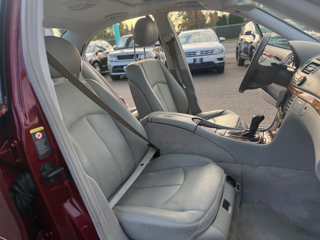 2004 Mercedes-Benz E-Class Image 17