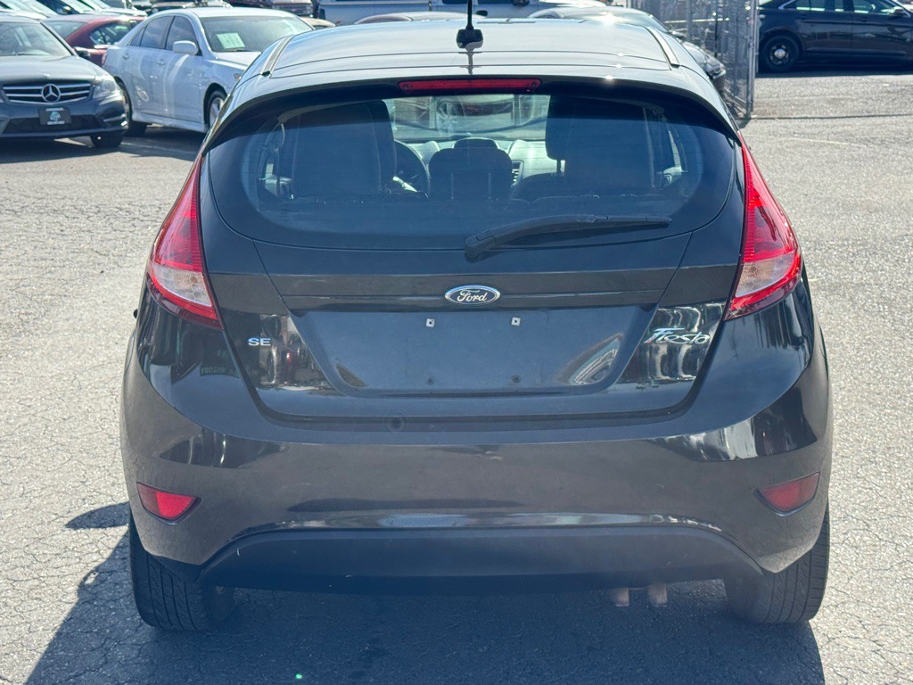 2011 Ford Fiesta Image 3