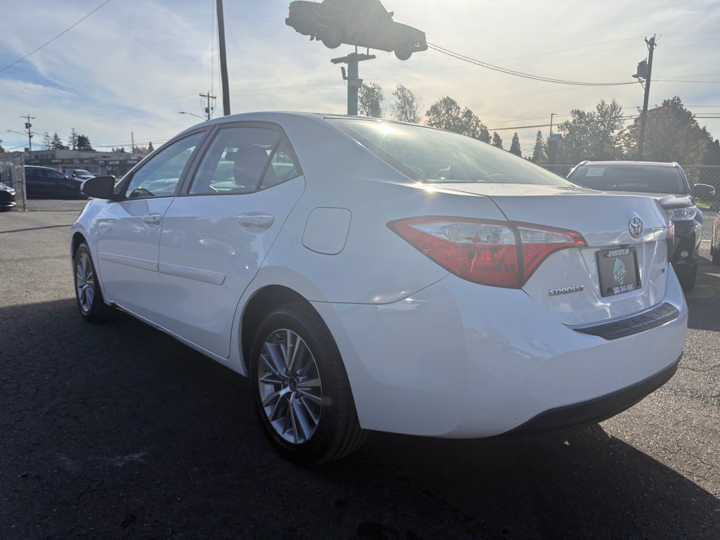 2015 Toyota Corolla Image 2