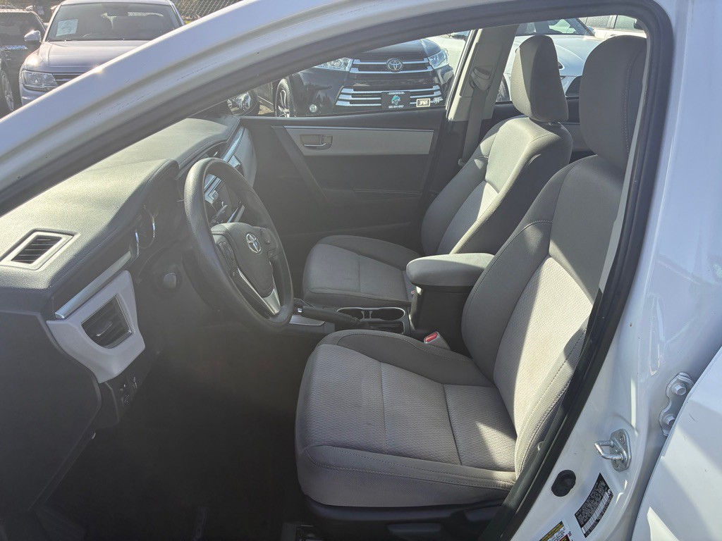 2015 Toyota Corolla Image 8