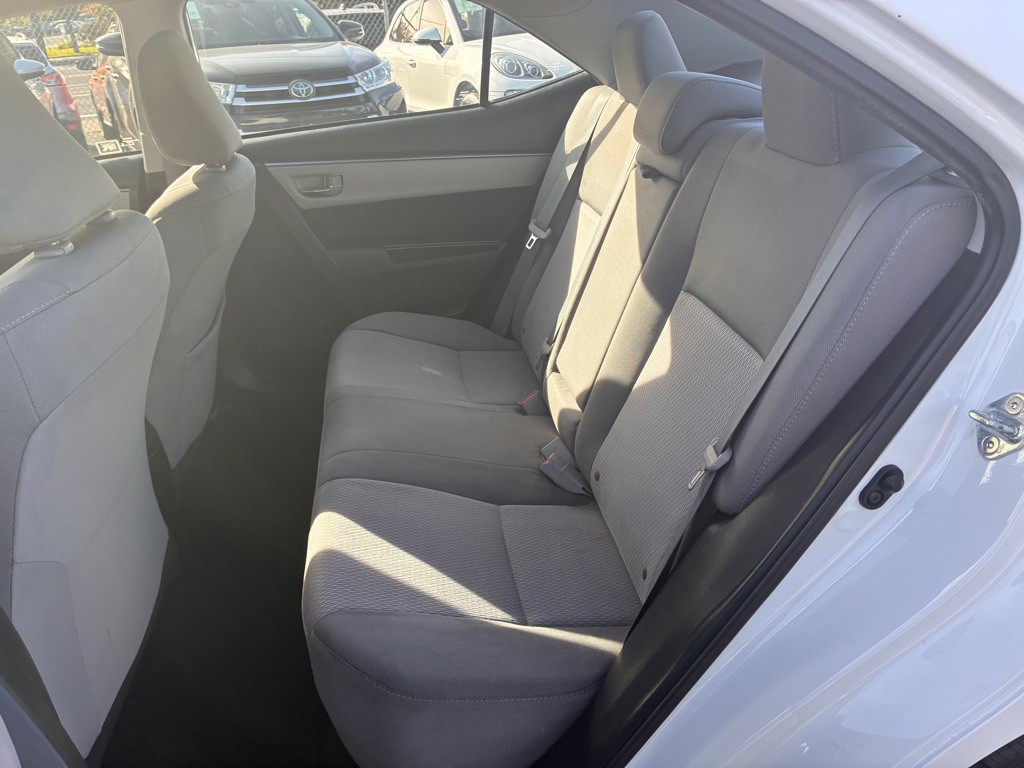 2015 Toyota Corolla Image 9
