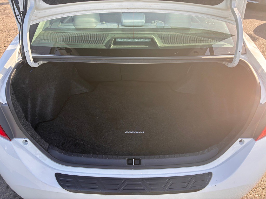 2015 Toyota Corolla Image 10