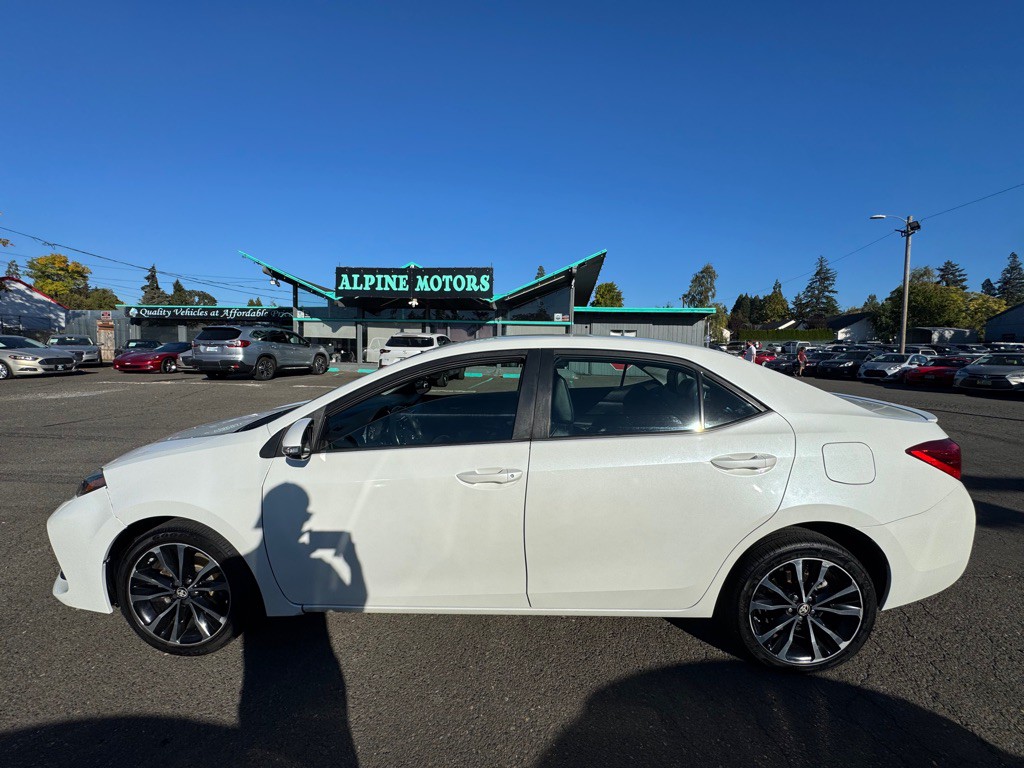 2018 Toyota Corolla Image 2