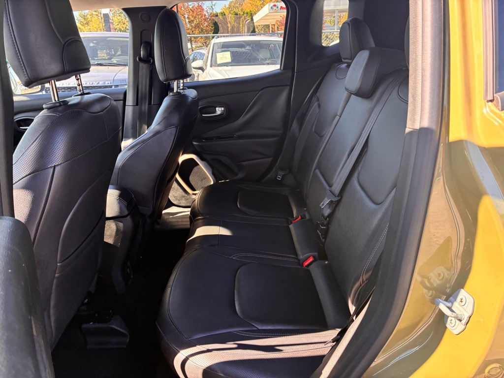 2015 Jeep Renegade Image 9