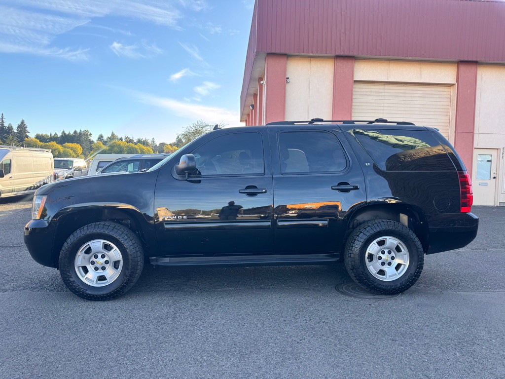 2013 Chevrolet Tahoe Image 2