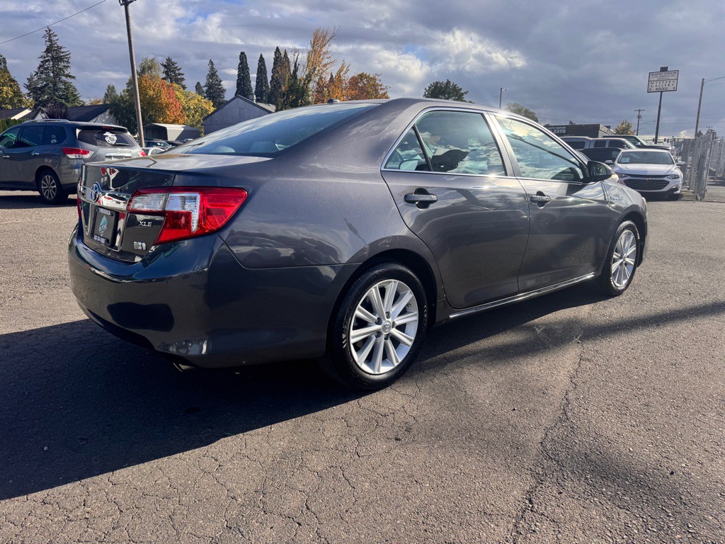 2014 Toyota Camry Image 5