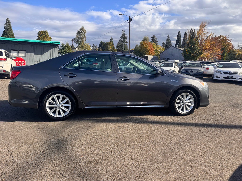 2014 Toyota Camry Image 6