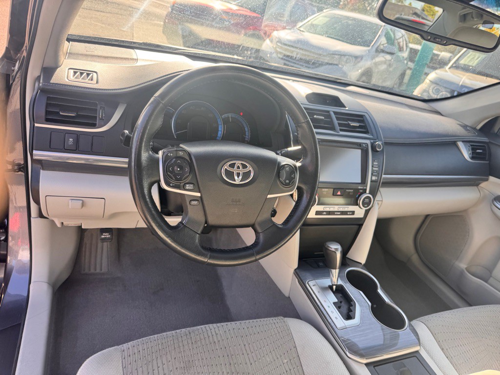 2014 Toyota Camry Image 9