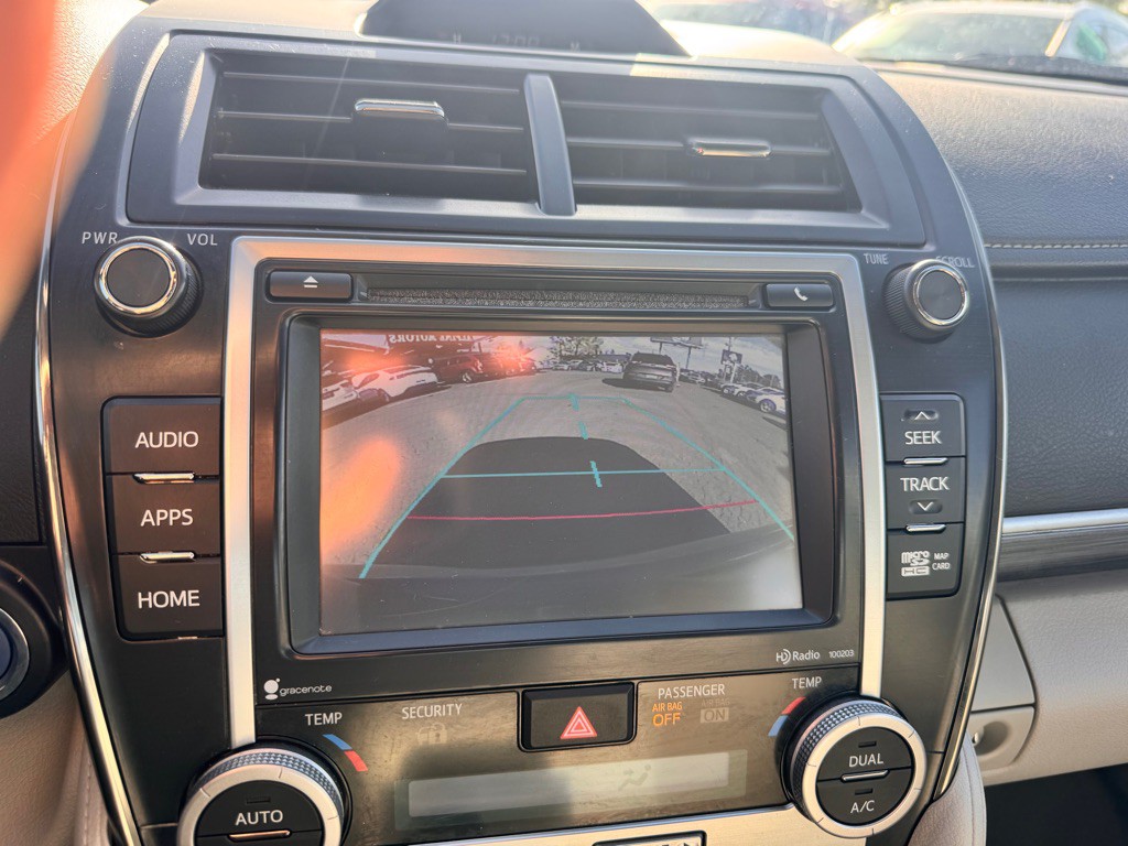 2014 Toyota Camry Image 10
