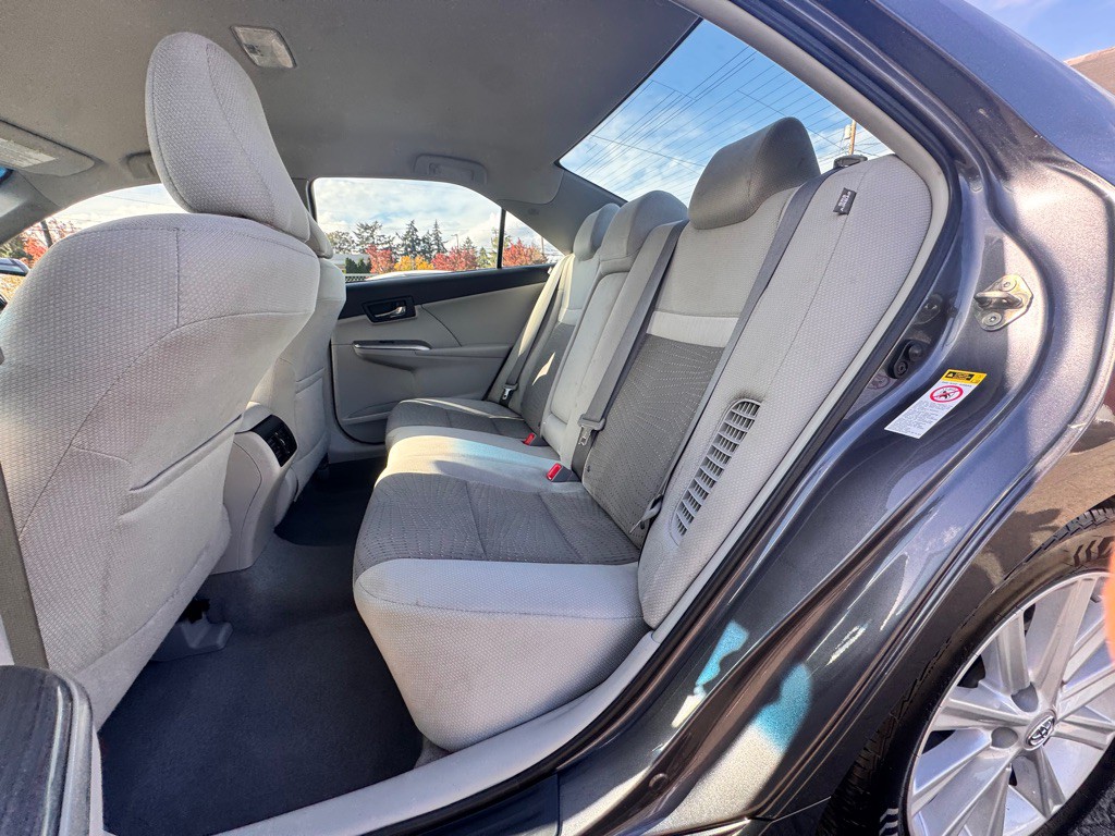 2014 Toyota Camry Image 11