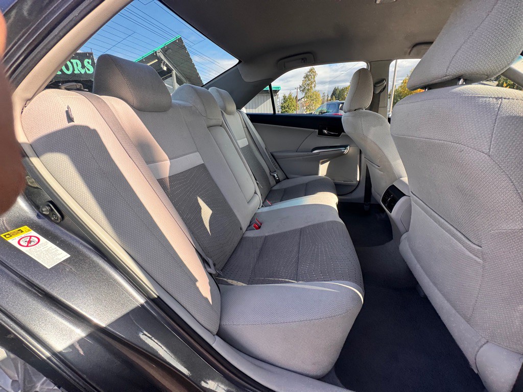 2014 Toyota Camry Image 13