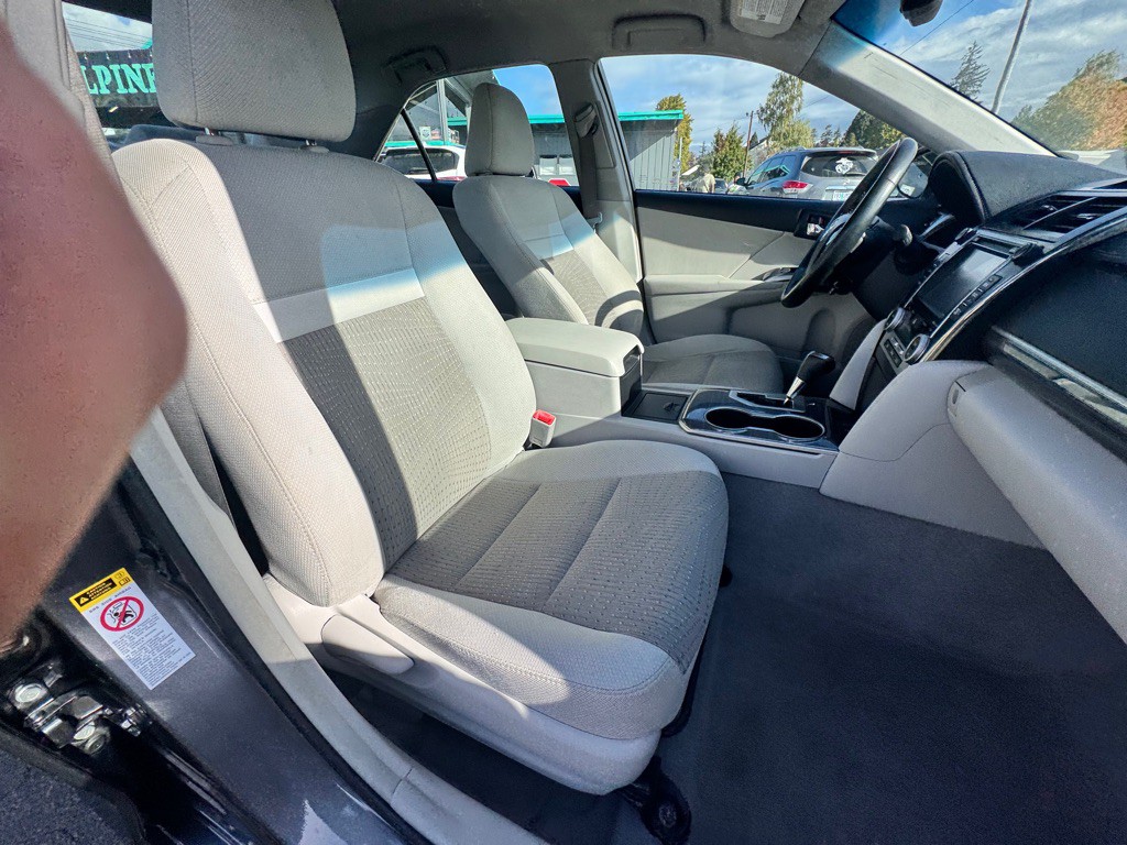 2014 Toyota Camry Image 14