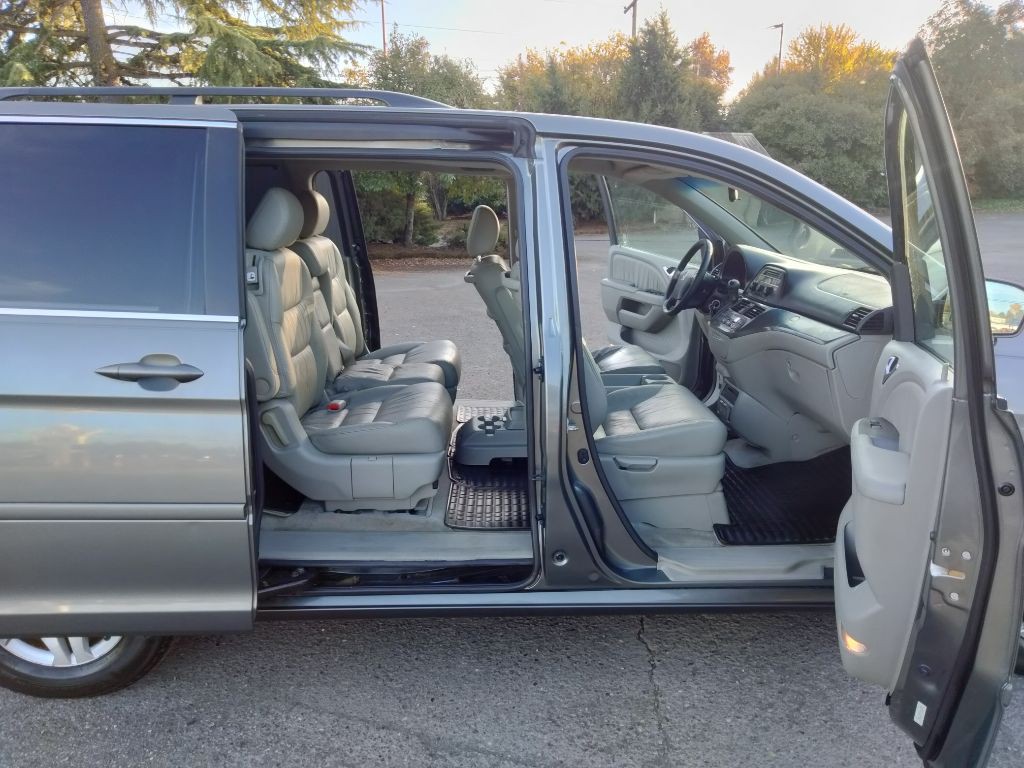 2007 Honda Odyssey Image 8