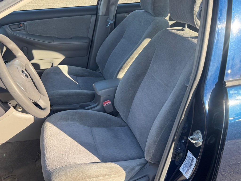 2004 Toyota Corolla Image 9