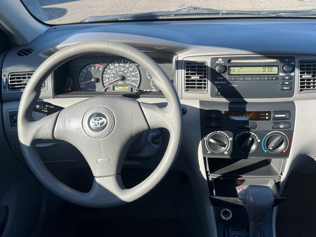 2004 Toyota Corolla Image 11