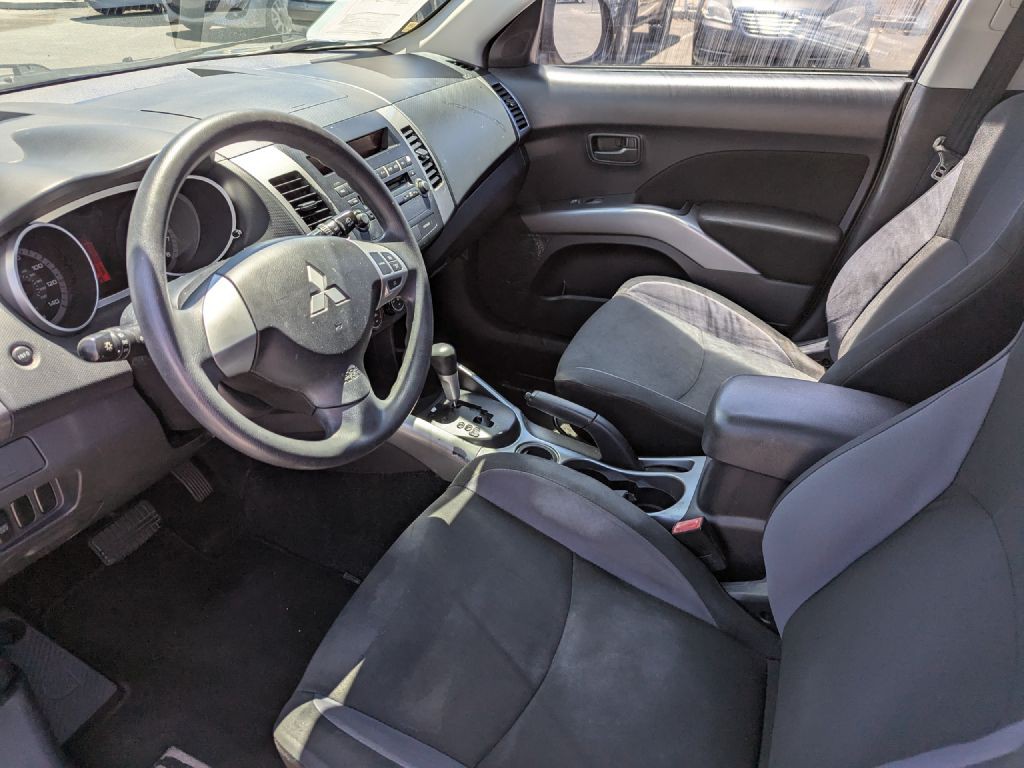 2008 Mitsubishi Outlander Image 7