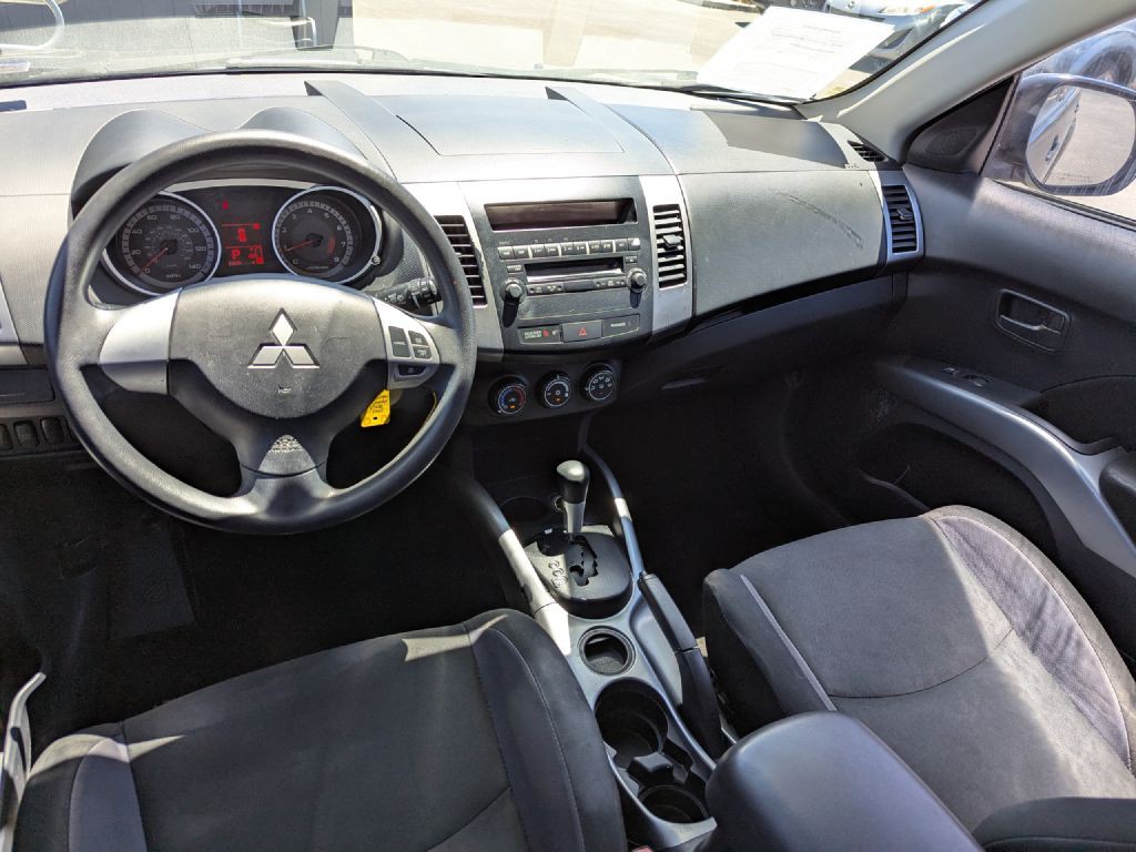 2008 Mitsubishi Outlander Image 8